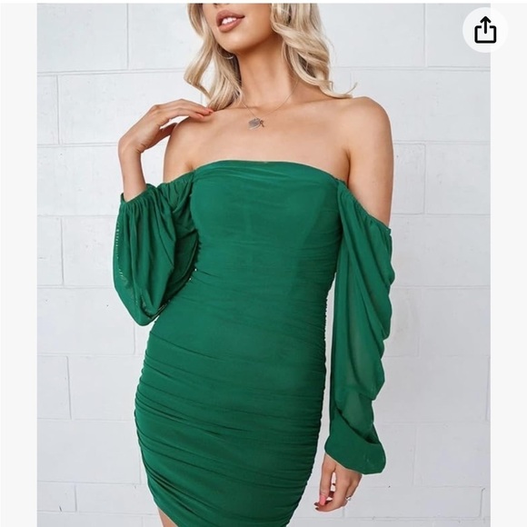 Like new, Ruched body con mini dress - Picture 4 of 6